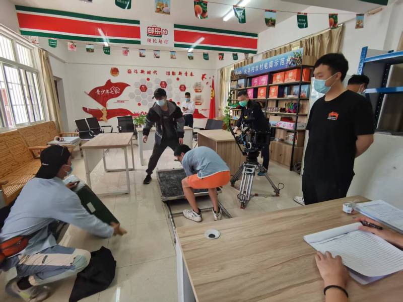 芒康县广告片拍摄公司：极简主义践行者，少即是多的视觉哲学